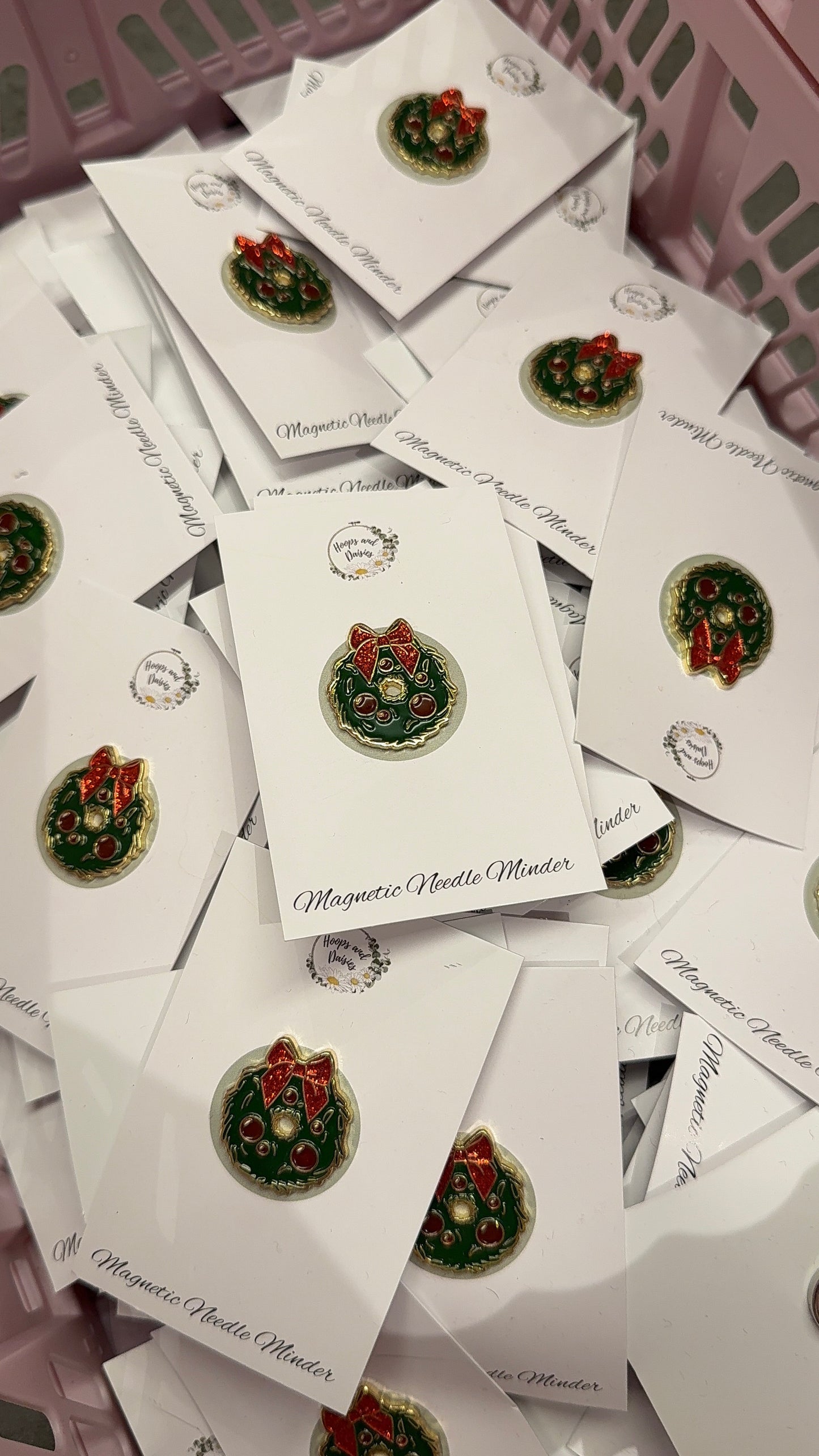 Christmas Wreath Magnetic Needle Minder