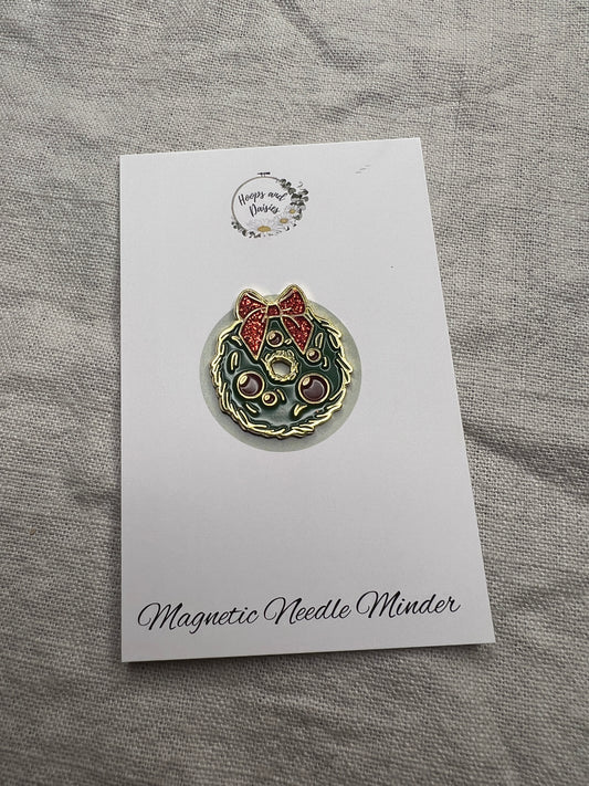 Christmas Wreath Magnetic Needle Minder