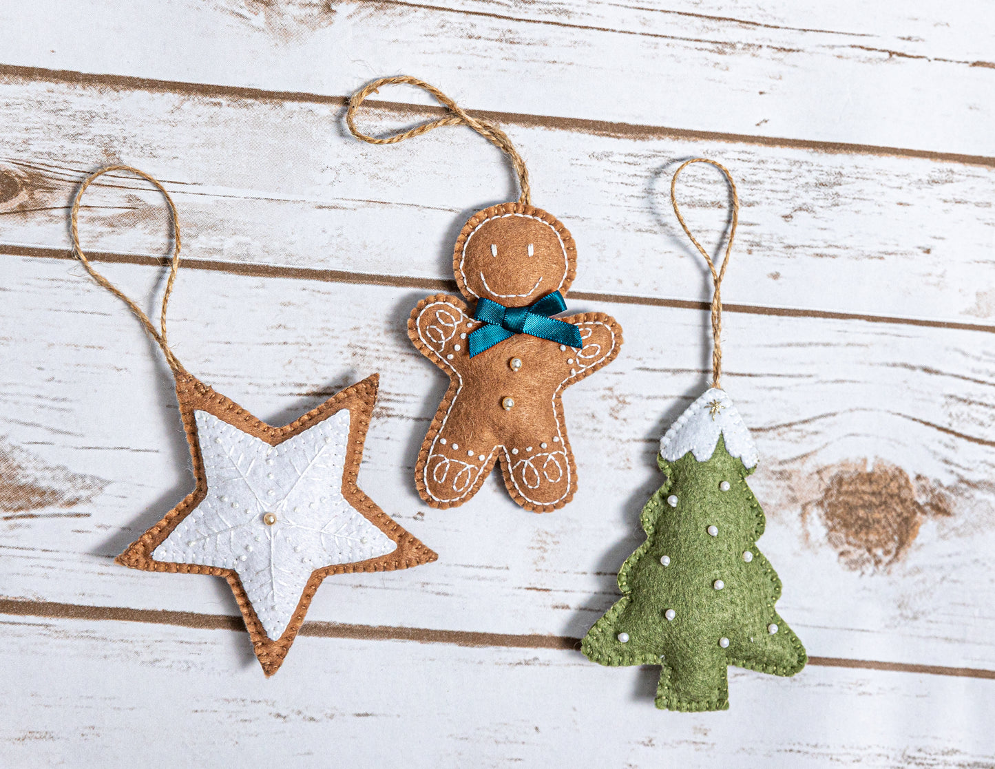Hand-Sewn Felt Star Christmas Decoration – Cozy Handmade Holiday Ornament
