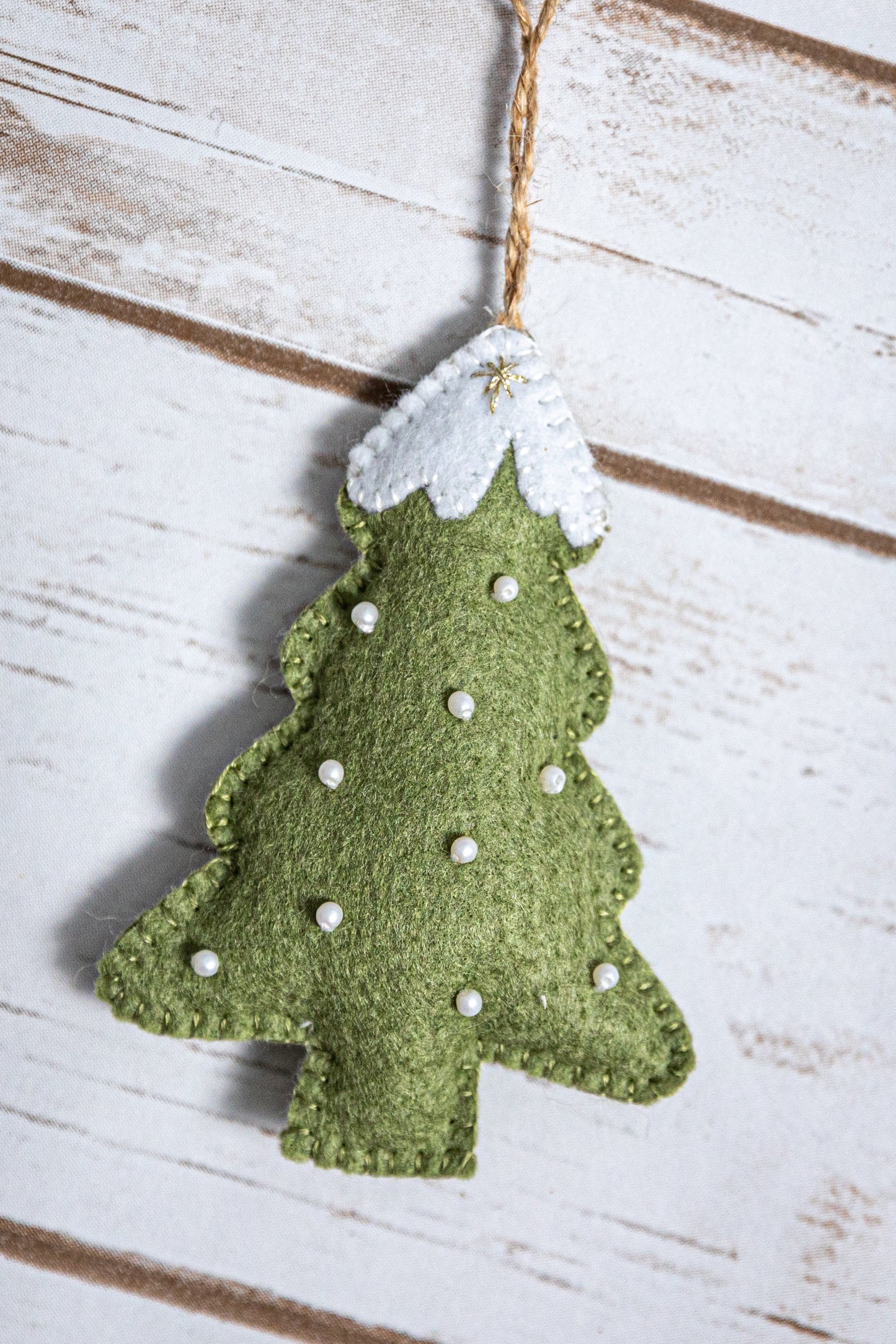 Hand-Sewn Felt Christmas Tree Decoration – Cozy Handmade Holiday Ornament
